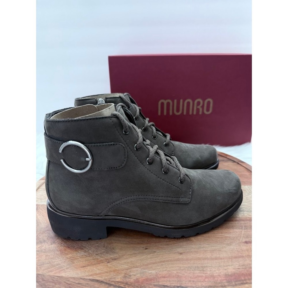 Munro Bradley II Moss Green Nubuck Lace Up Side Zip Ankle Boots Womens 6.5M NWB